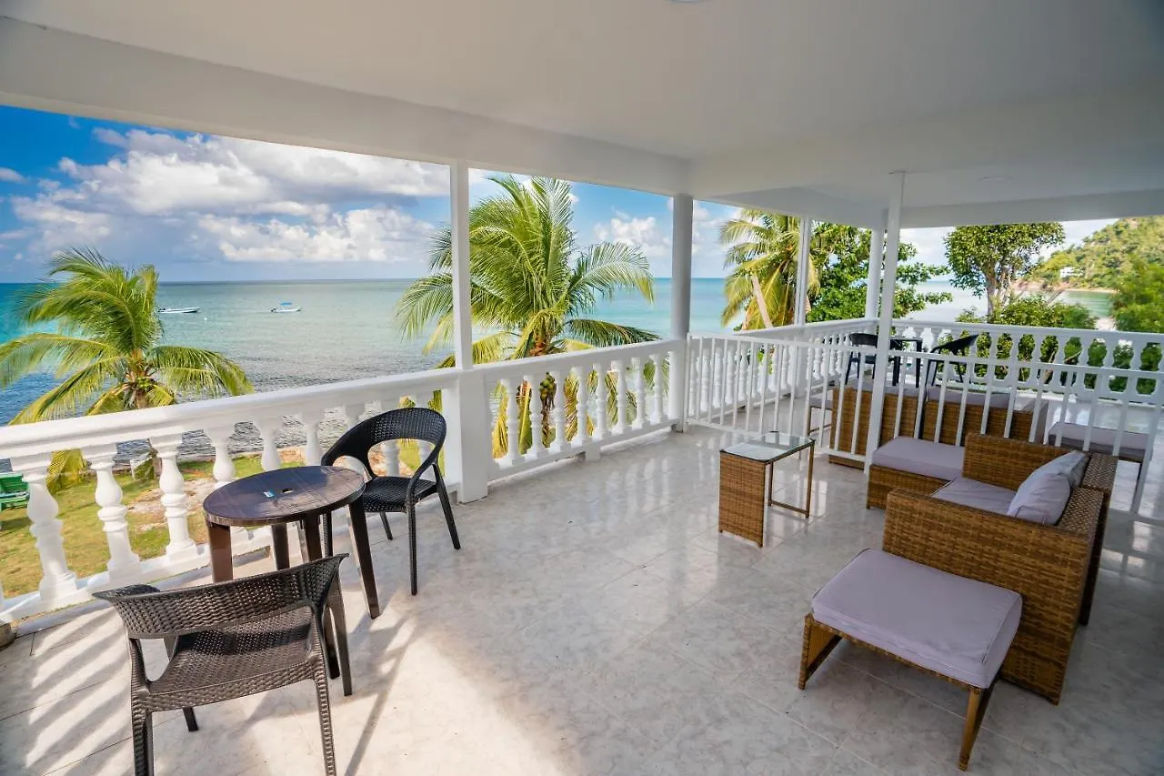 Hotel El Pirata Morgan Fresh Water Bay
